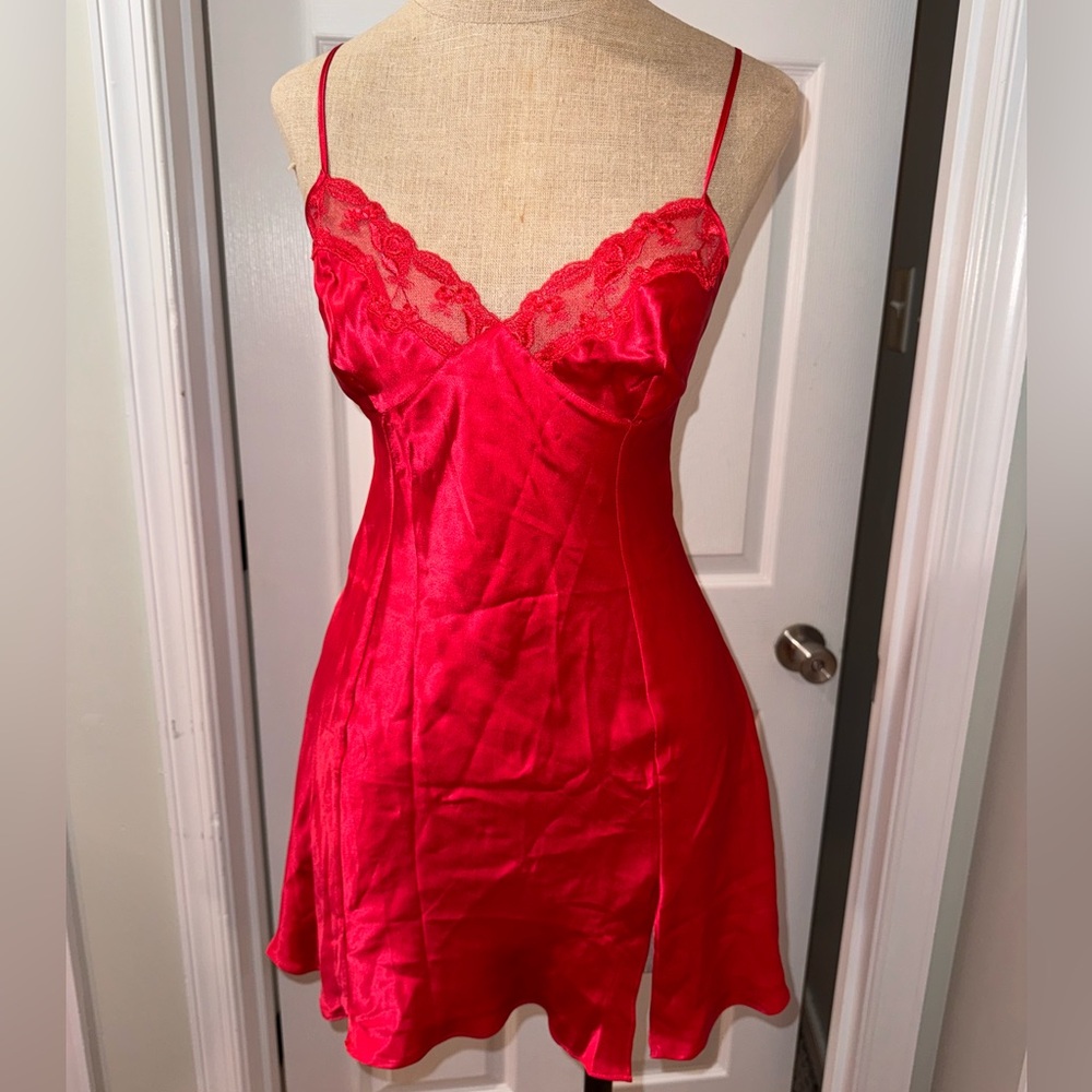 Victoria's Secret vintage Y2K 90s red Lace lingerie Chemise slip dress medium